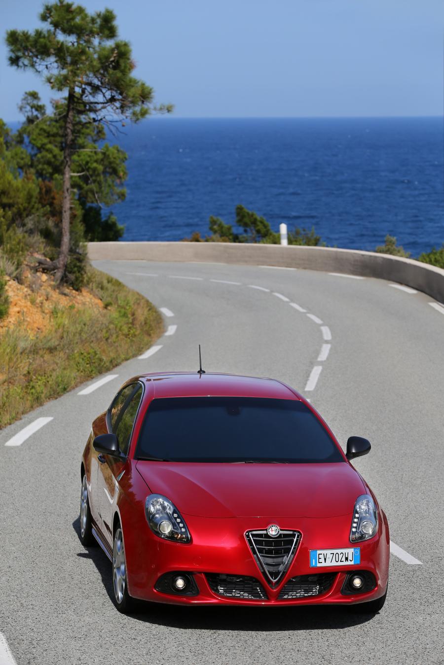  Alfa Romeo Giulietta Quadrifoglio Verde (940) 2014 года  (фото 10 из 40)